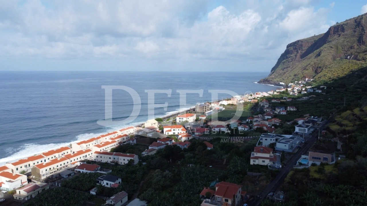 Terreno para Venda em Paul do Mar Foto 9
