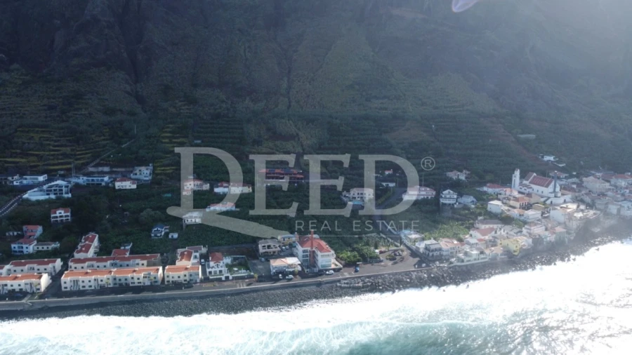 Terreno para Venda em Paul do Mar Foto 3