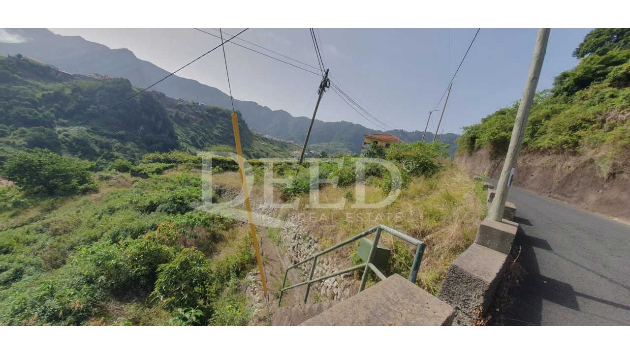 Terreno para Venda em Porto da Cruz Foto 1