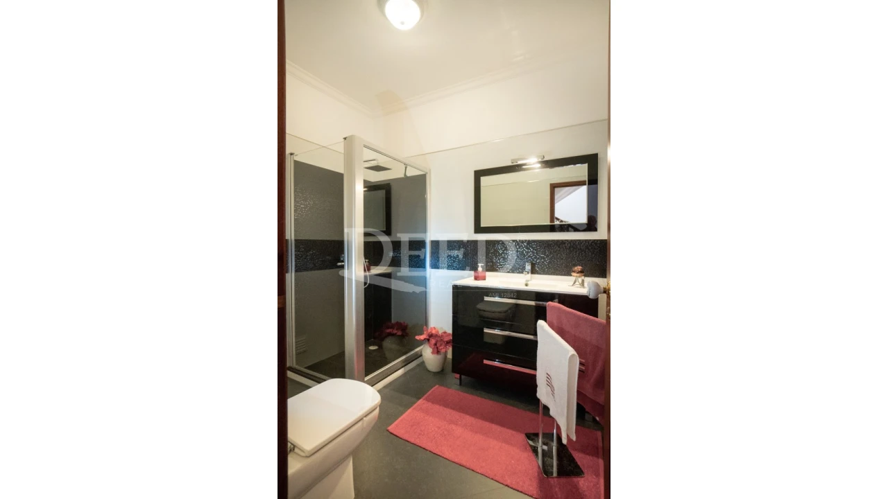 Moradia T4 para Venda em Agua de Pena Foto 16