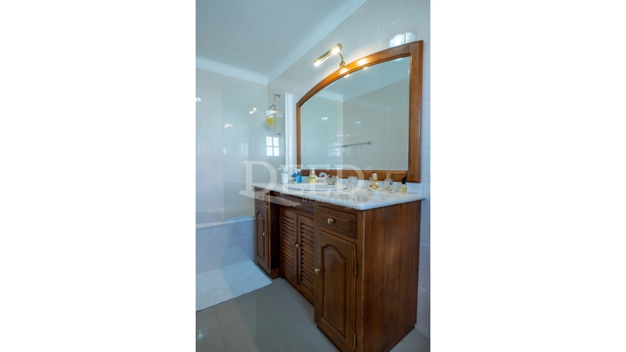 Moradia T4 para Venda em Agua de Pena Foto 17