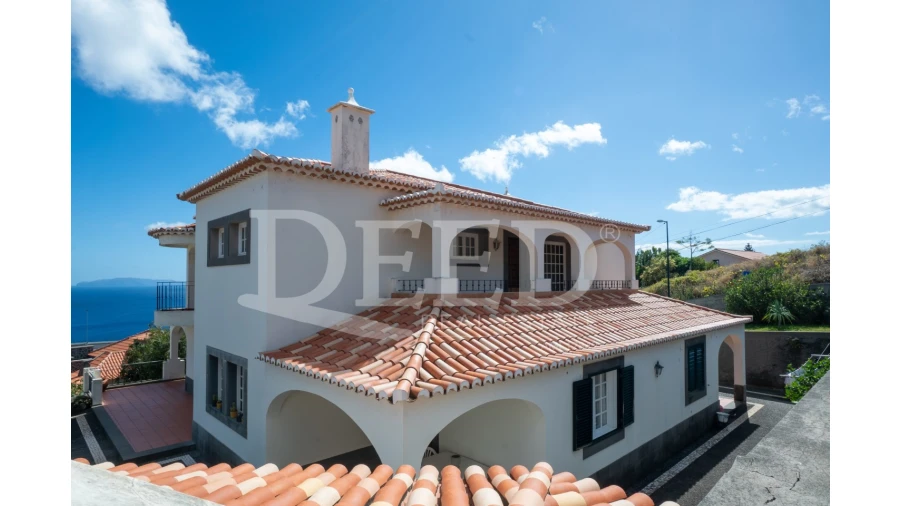 Moradia T4 para Venda em Agua de Pena Foto 3