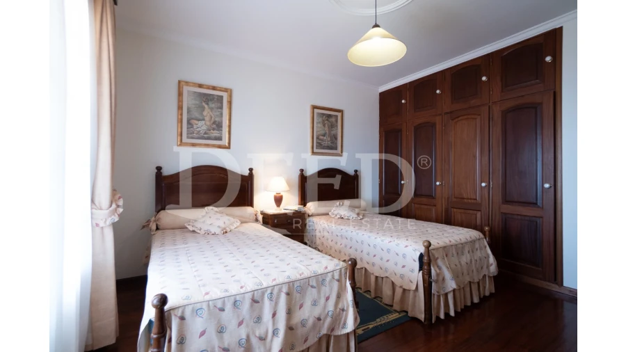 Moradia T4 para Venda em Agua de Pena Foto 11