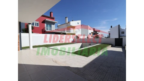 Moradia T4 para Venda em Silveira
