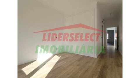Moradia T4 para Venda em Silveira