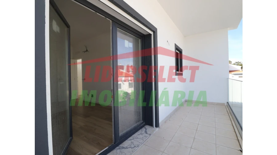 Moradia T4 para Venda em Silveira Foto 19