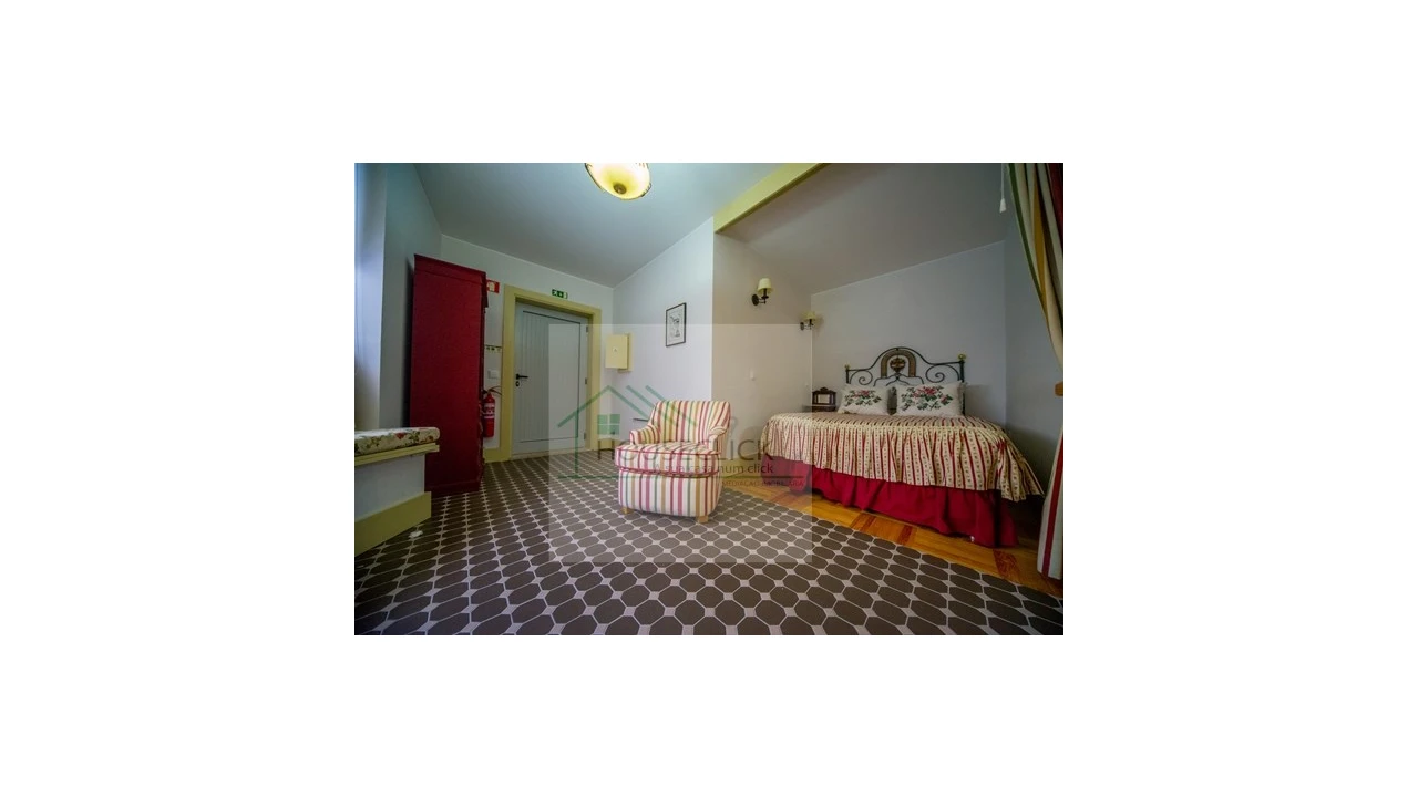 Moradia T6 para Venda em Aldeia do Bispo Foto 9