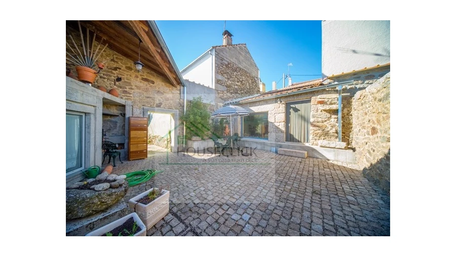 Moradia T6 para Venda em Aldeia do Bispo Foto 2