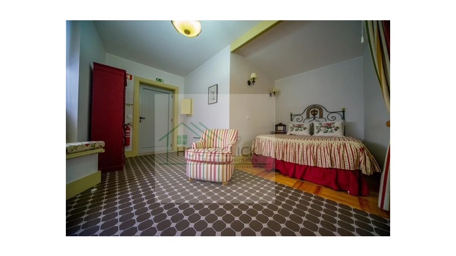 Moradia T6 para Venda em Aldeia do Bispo Foto 9