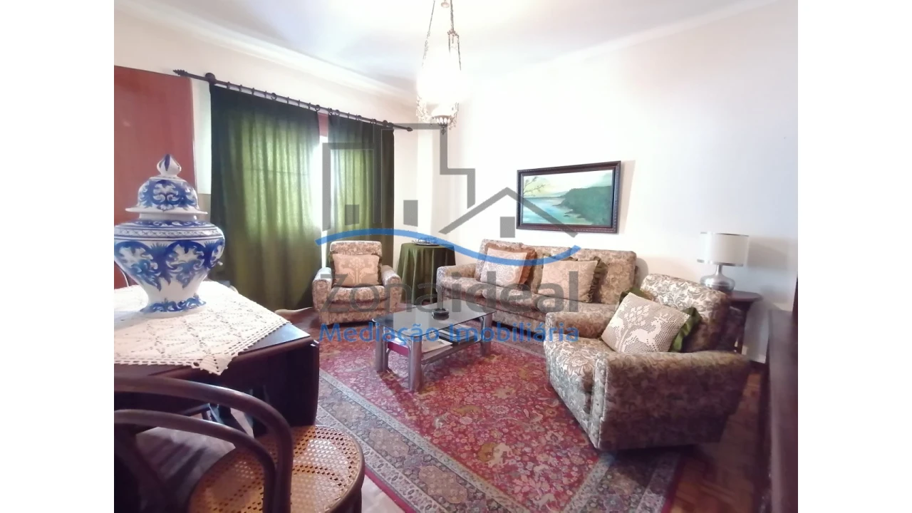 Moradia T5 para Venda em Carregado e Cadafais Foto 6