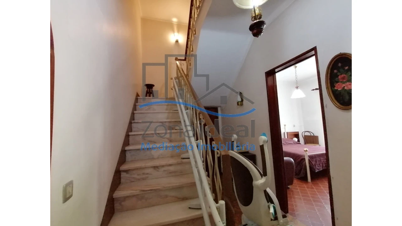 Moradia T5 para Venda em Carregado e Cadafais Foto 12
