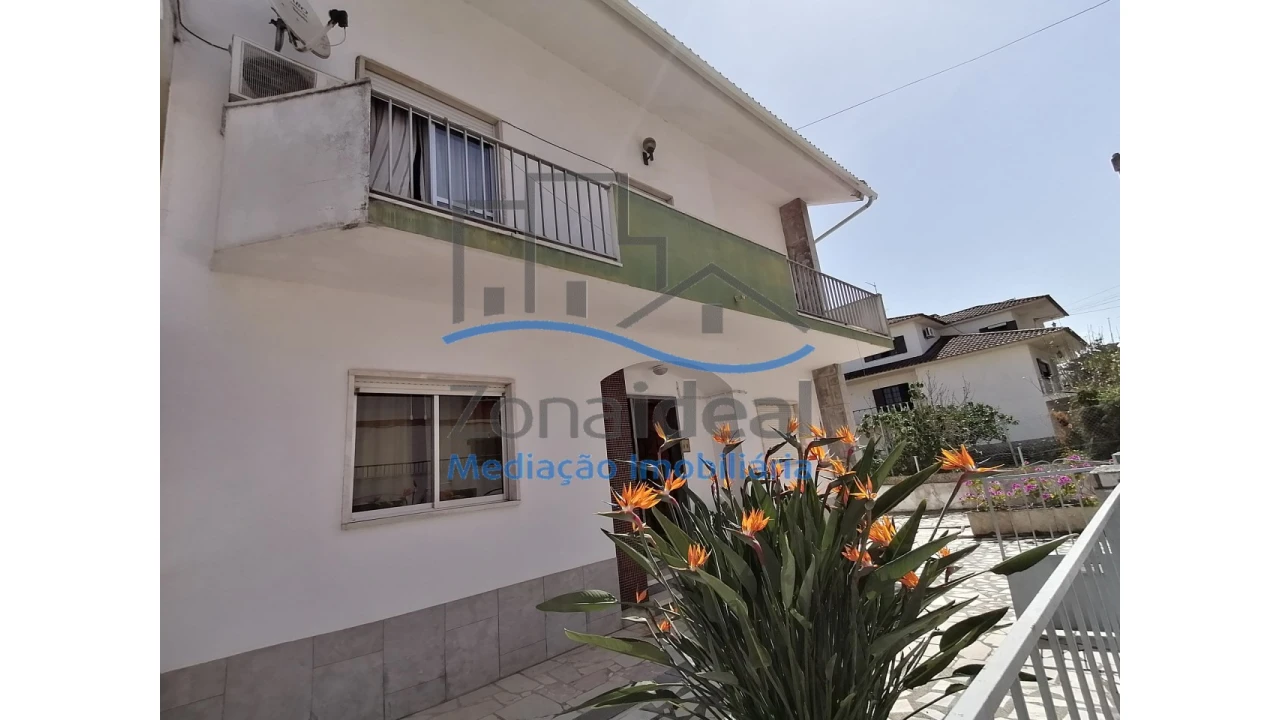 Moradia T5 para Venda em Carregado e Cadafais Foto 5