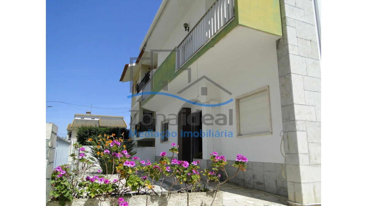 Moradia T5 para Venda em Carregado e Cadafais Foto 4