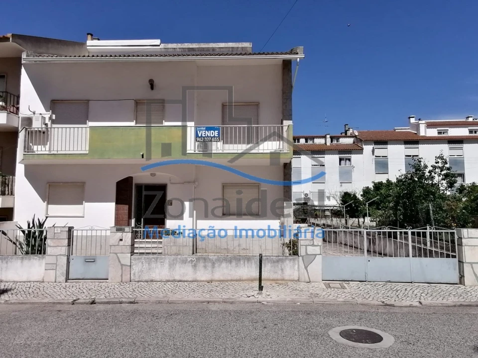 Moradia T5 para Venda em Carregado e Cadafais Foto 1