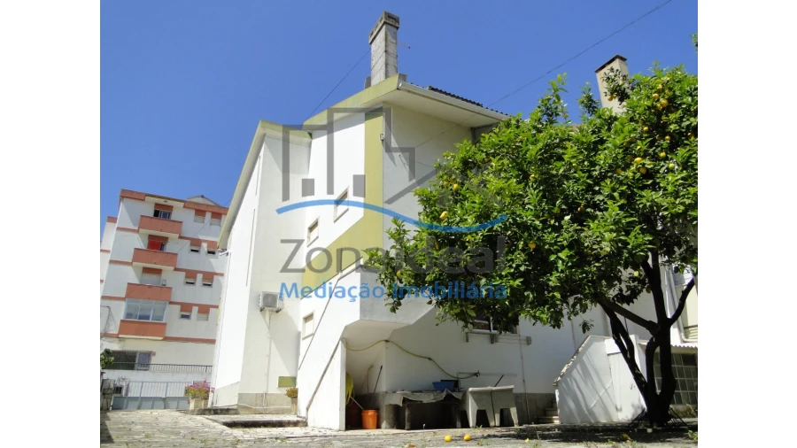 Moradia T5 para Venda em Carregado e Cadafais Foto 3