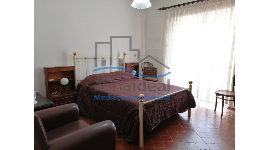 Moradia T5 para Venda em Carregado e Cadafais Foto 8