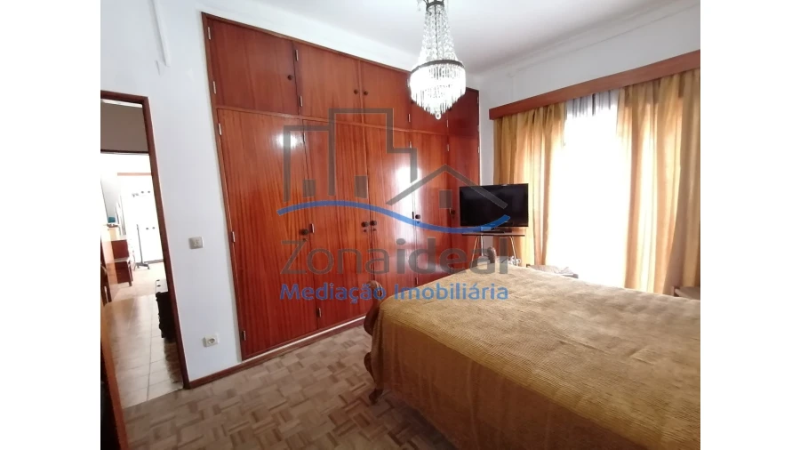 Moradia T5 para Venda em Carregado e Cadafais Foto 17