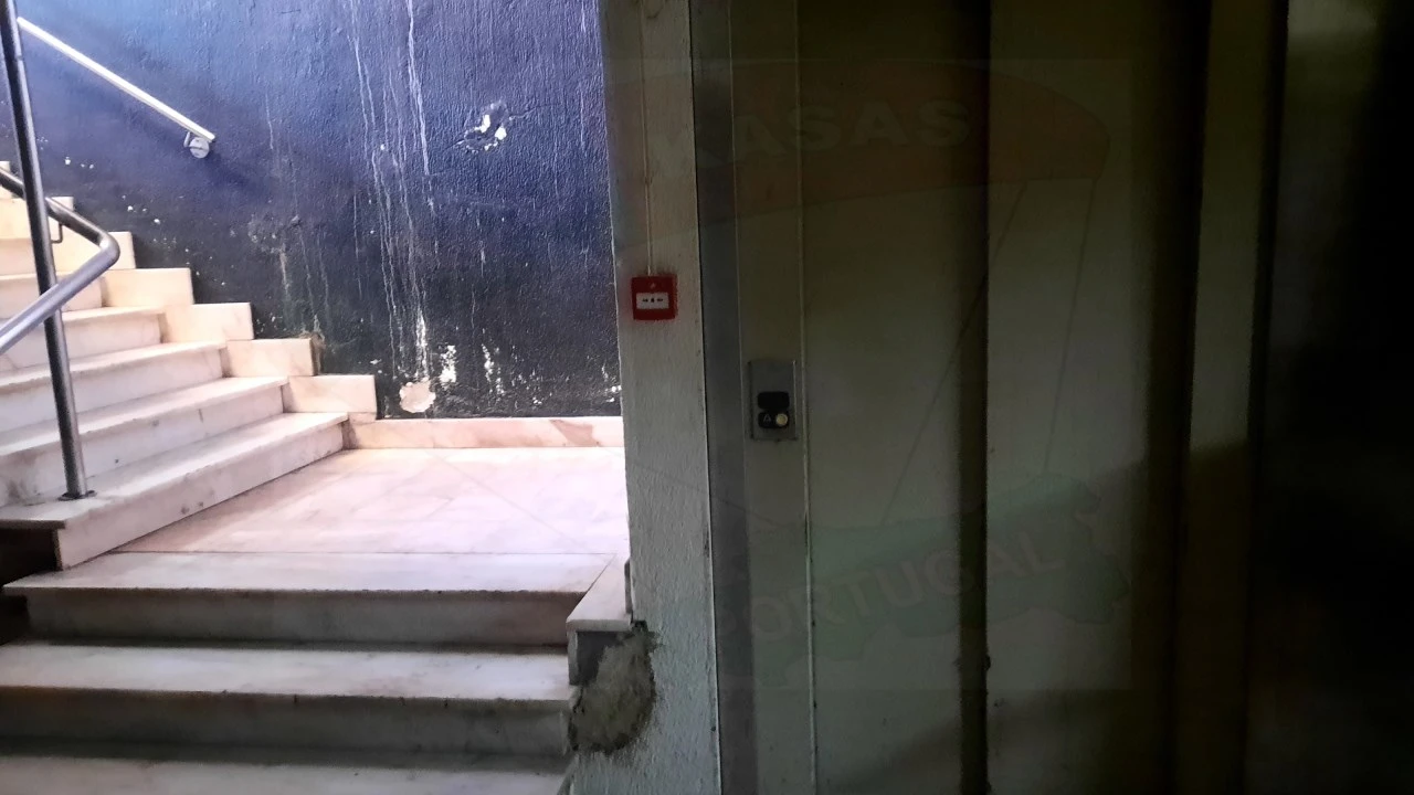 Loja para Venda em Massamá e Monte Abraão Foto 9