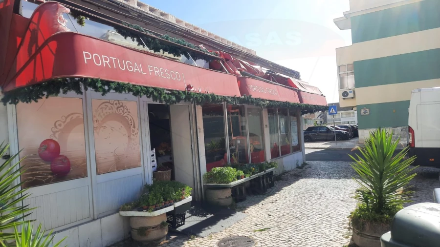 Loja para Venda em Massamá e Monte Abraão