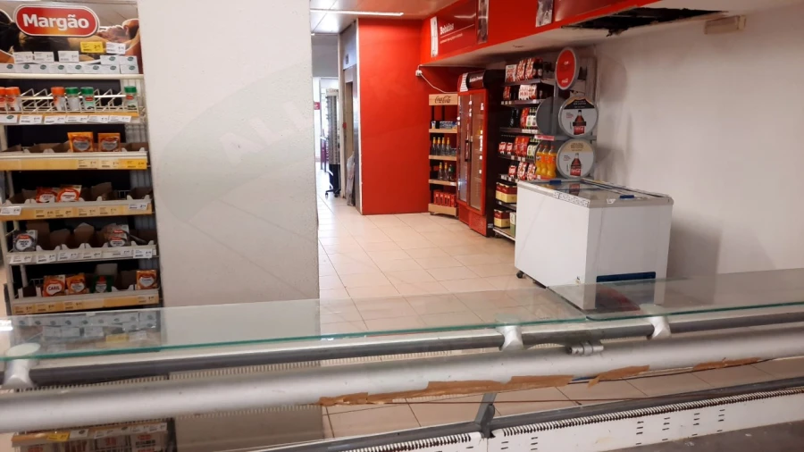 Loja para Venda em Massamá e Monte Abraão Foto 4