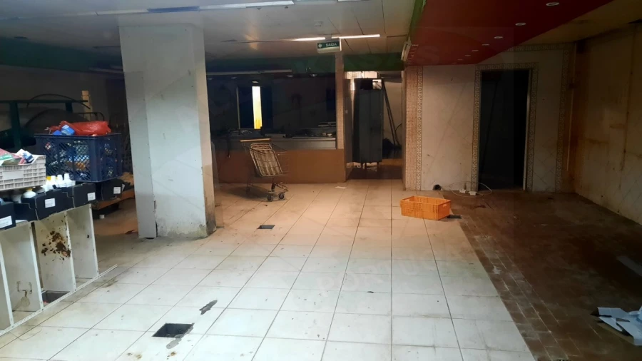 Loja para Venda em Massamá e Monte Abraão Foto 7