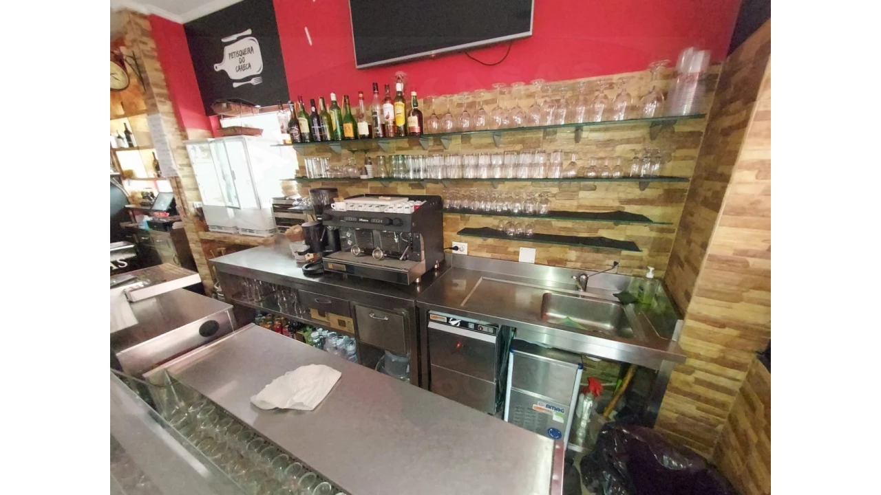 Negócio para Cedência de Quotas em Encosta do Sol Foto 4