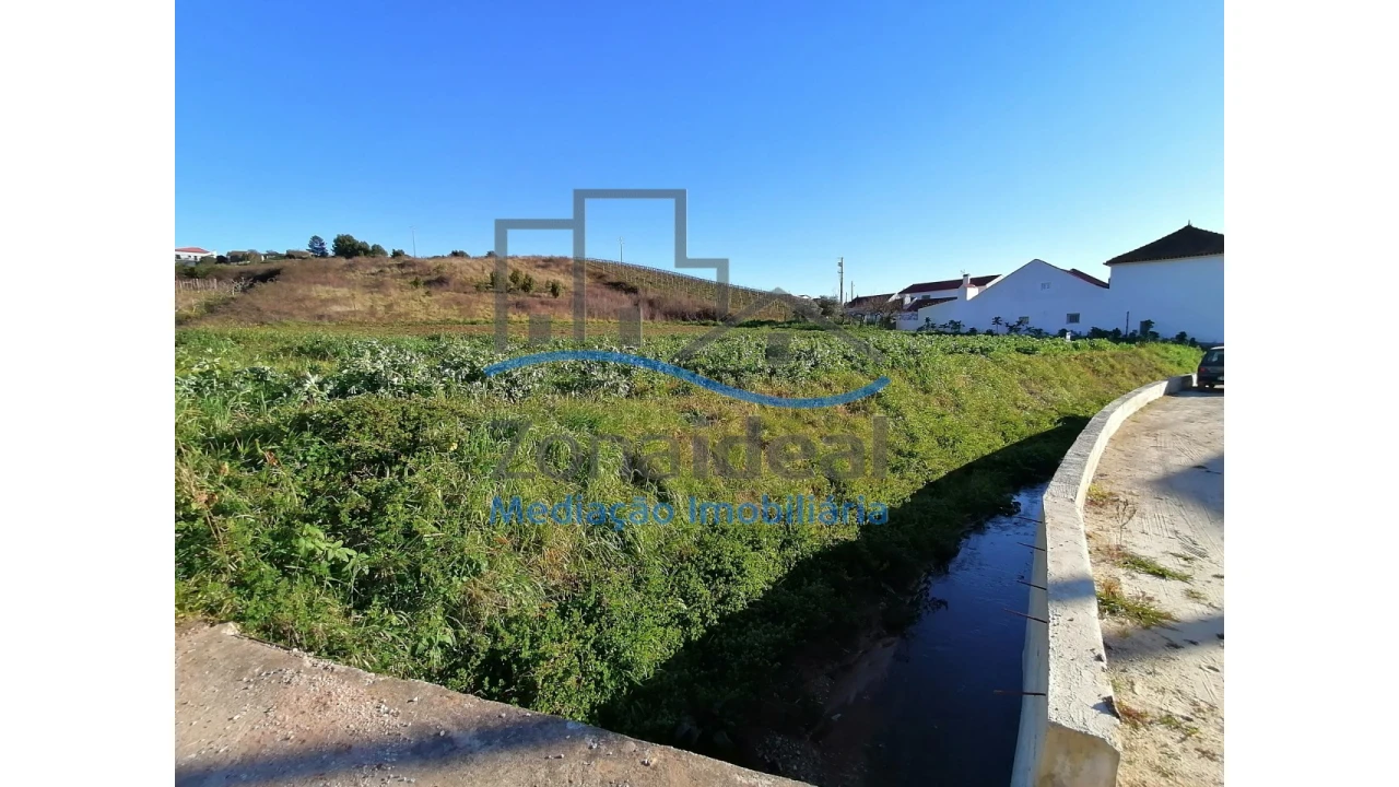 Terreno para Venda em Olhalvo Foto 3