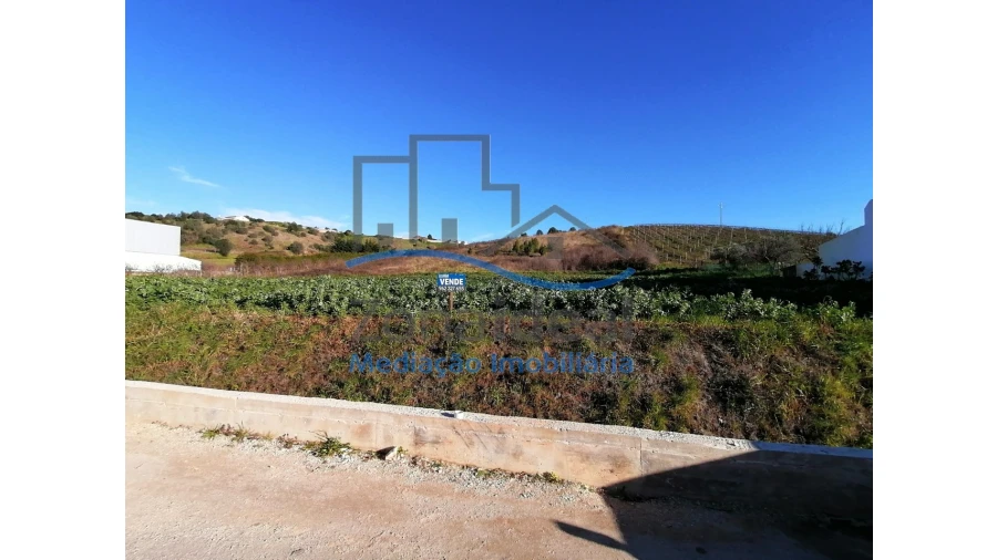 Terreno para Venda em Olhalvo Foto 1