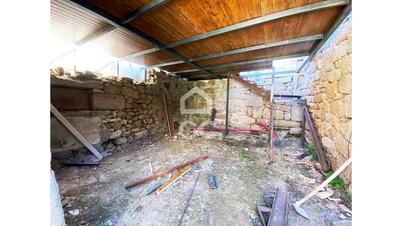 Moradia T2 para Venda em Ferreira de Aves Foto 4