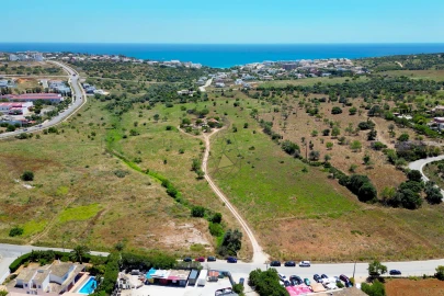 Terreno para Venda em Lagos (São Sebastião e Santa Maria)