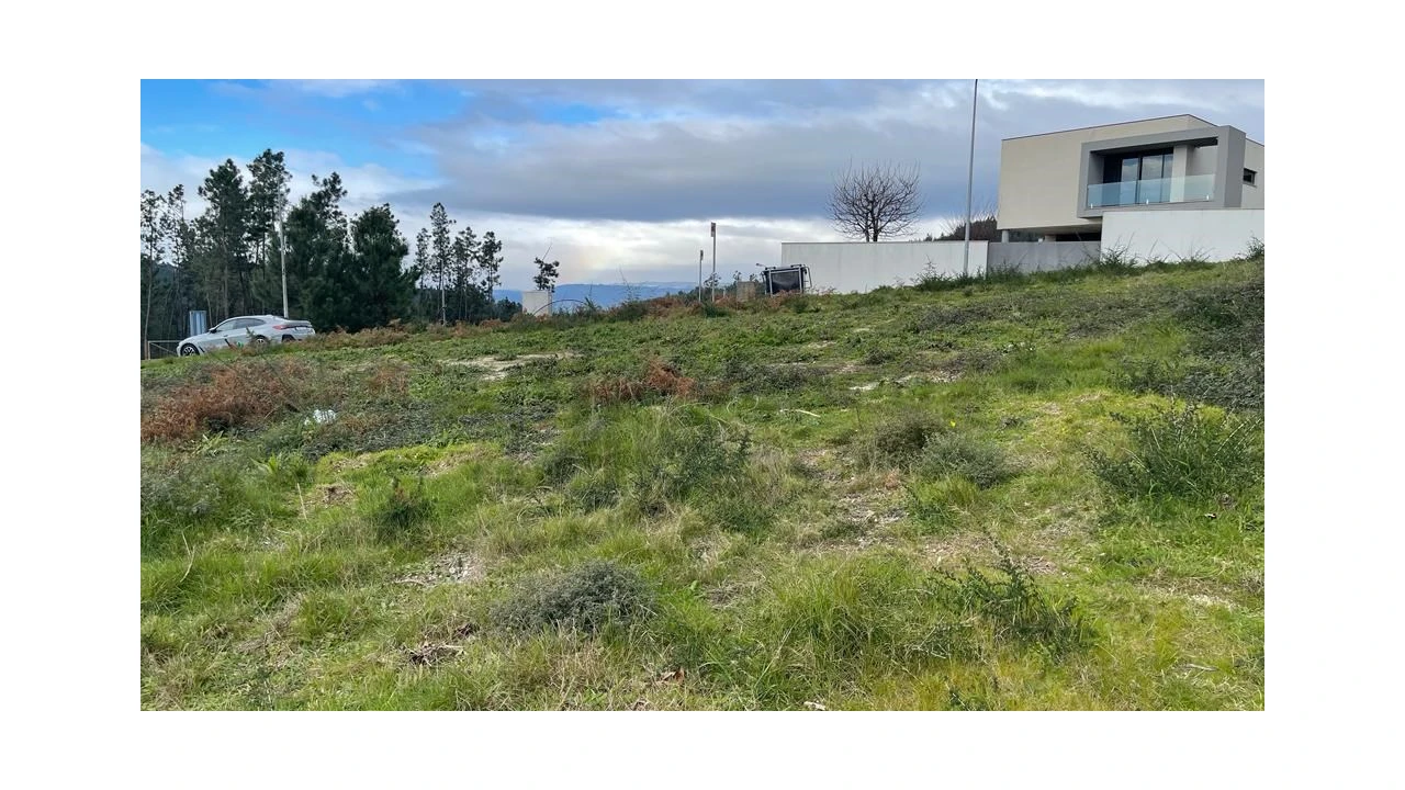 Terreno para Venda em Este (São Pedro e São Mamede) Foto 1