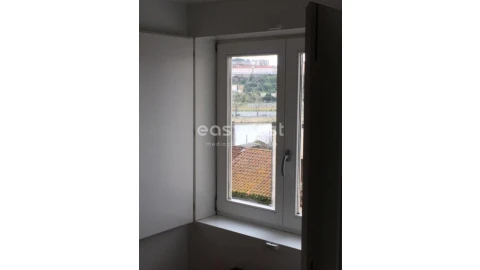 Apartamento T3 para Venda em Sé Nova, Santa Cruz, Almedina e São Bartolomeu
