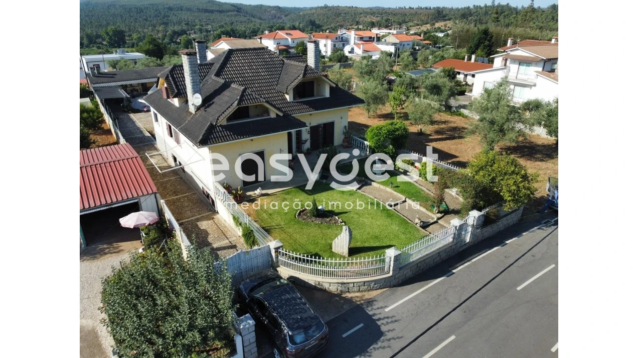 Moradia T7 para Venda em Arganil Foto 3