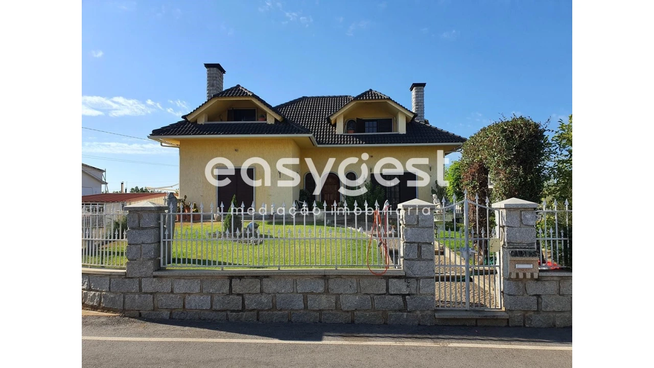 Moradia T7 para Venda em Arganil Foto 4