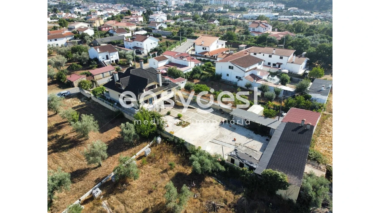 Moradia T7 para Venda em Arganil Foto 37