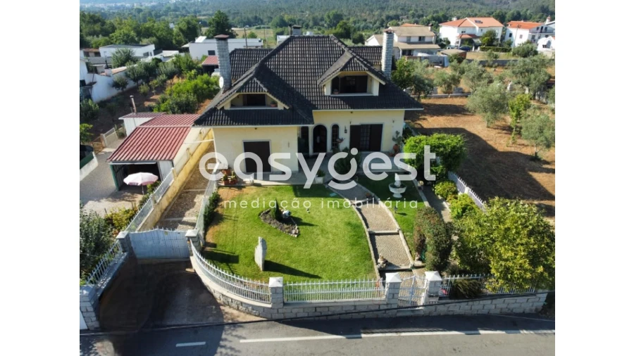 Moradia T7 para Venda em Arganil Foto 2