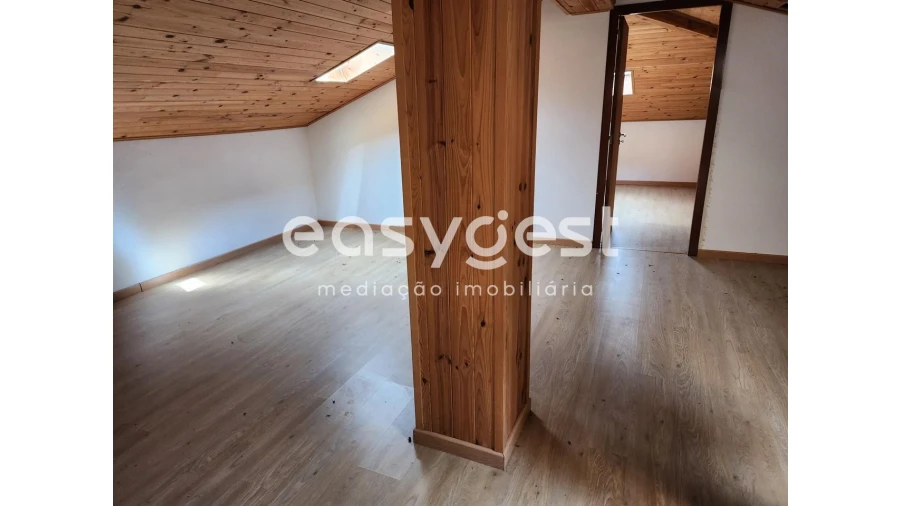 Moradia T4 para Venda em Espariz e Sinde Foto 34