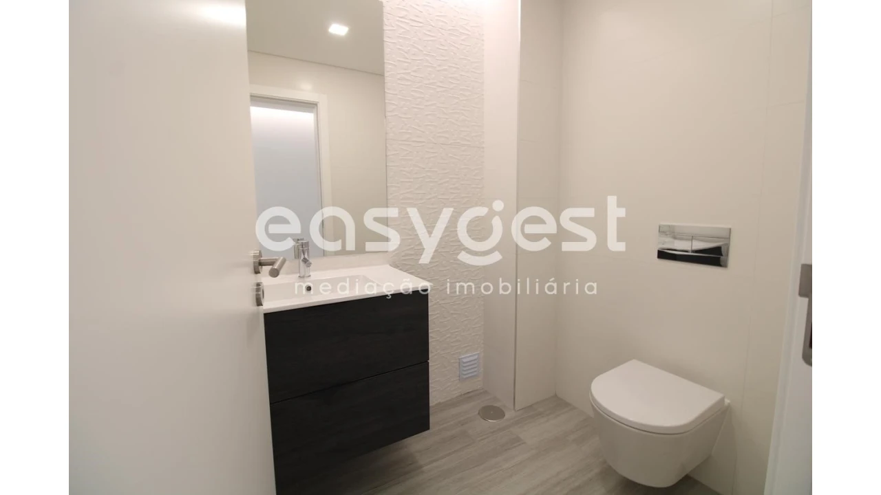 Moradia T4 para Venda em Buarcos Foto 5