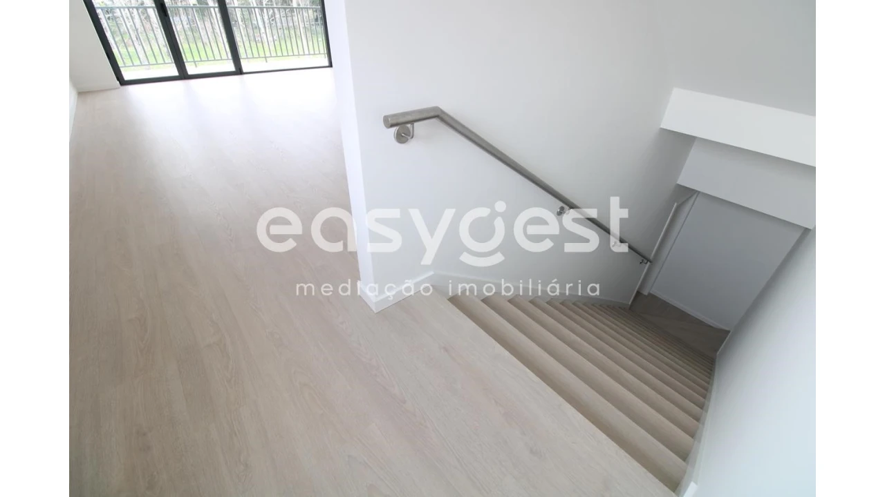 Moradia T4 para Venda em Buarcos Foto 9