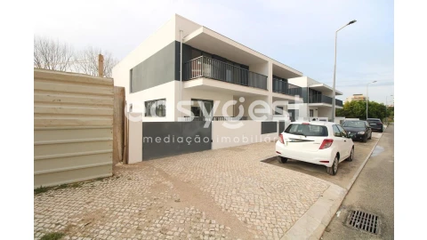 Moradia T4 para Venda em Buarcos