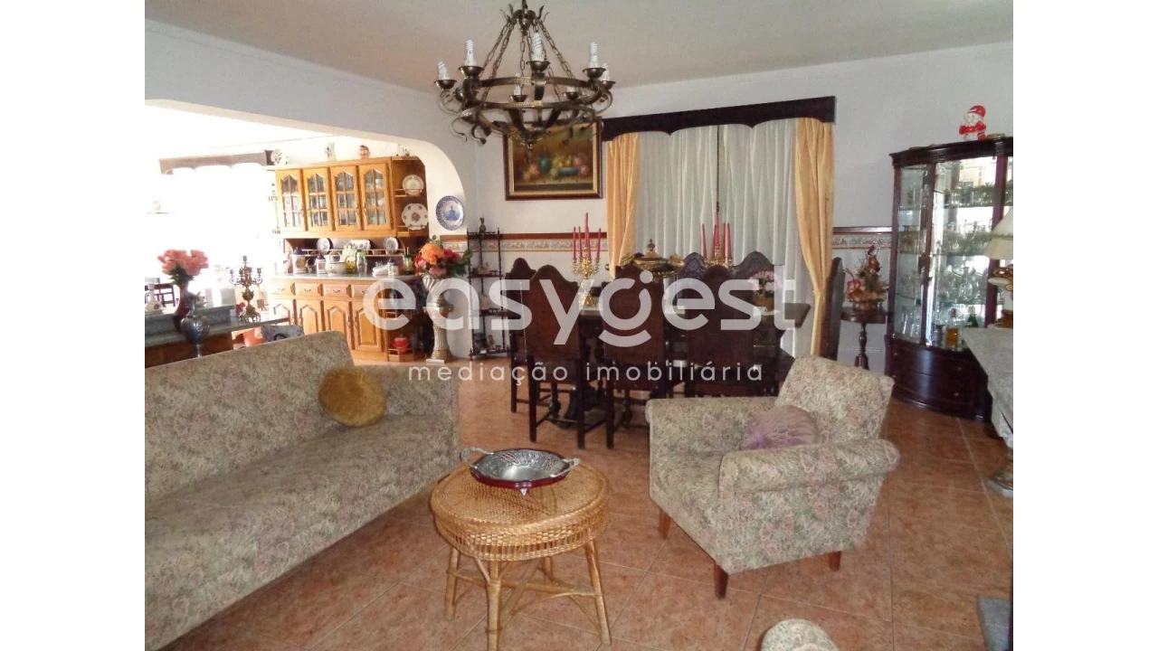 Moradia T5 para Venda em Santos Evos Foto 3