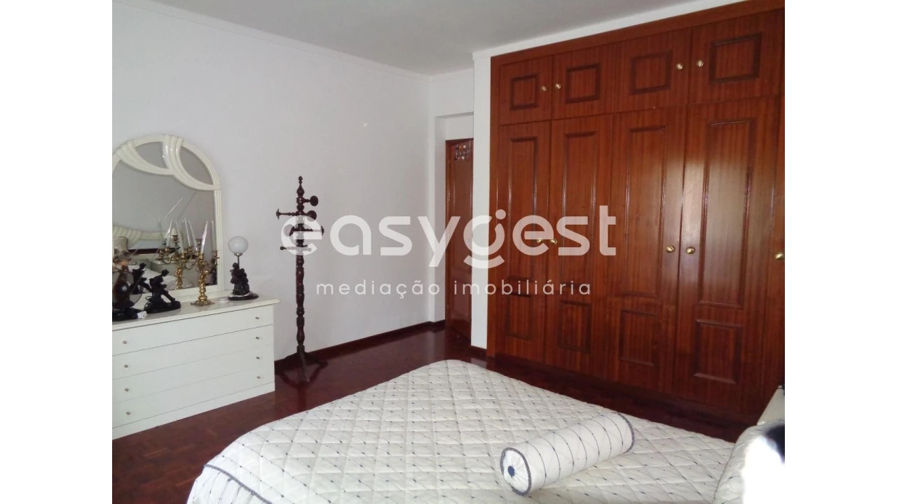 Moradia T5 para Venda em Santos Evos Foto 8