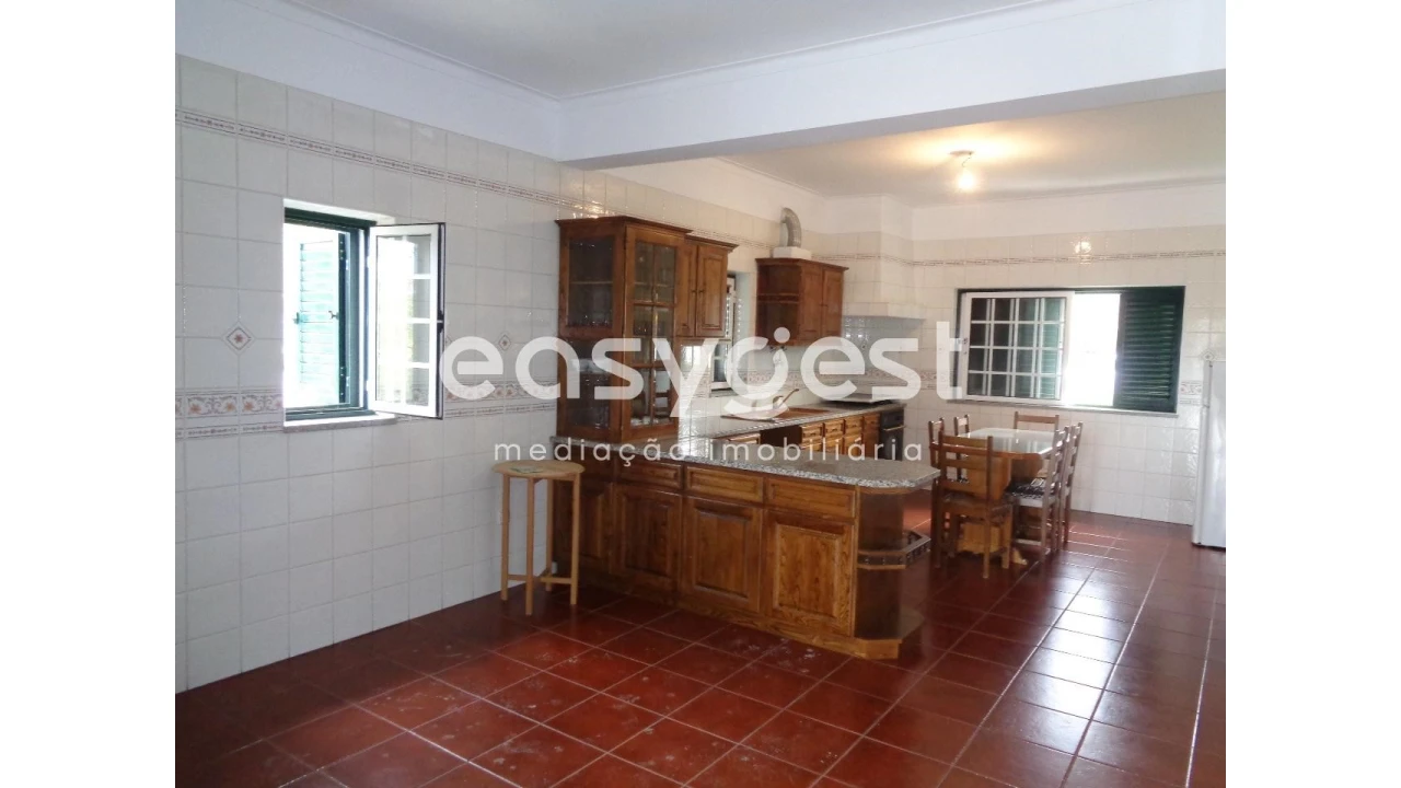 Moradia T6 para Venda em São João de Lourosa Foto 3