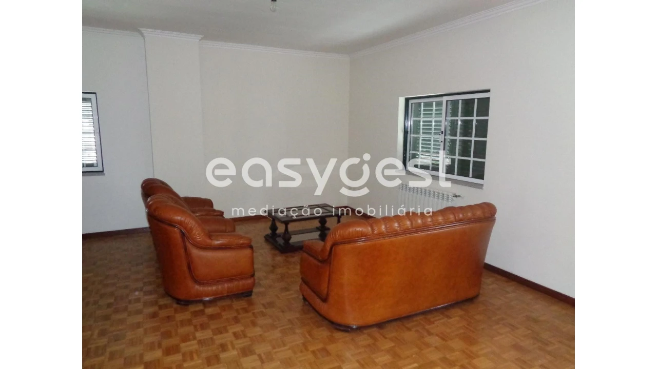 Moradia T6 para Venda em São João de Lourosa Foto 4