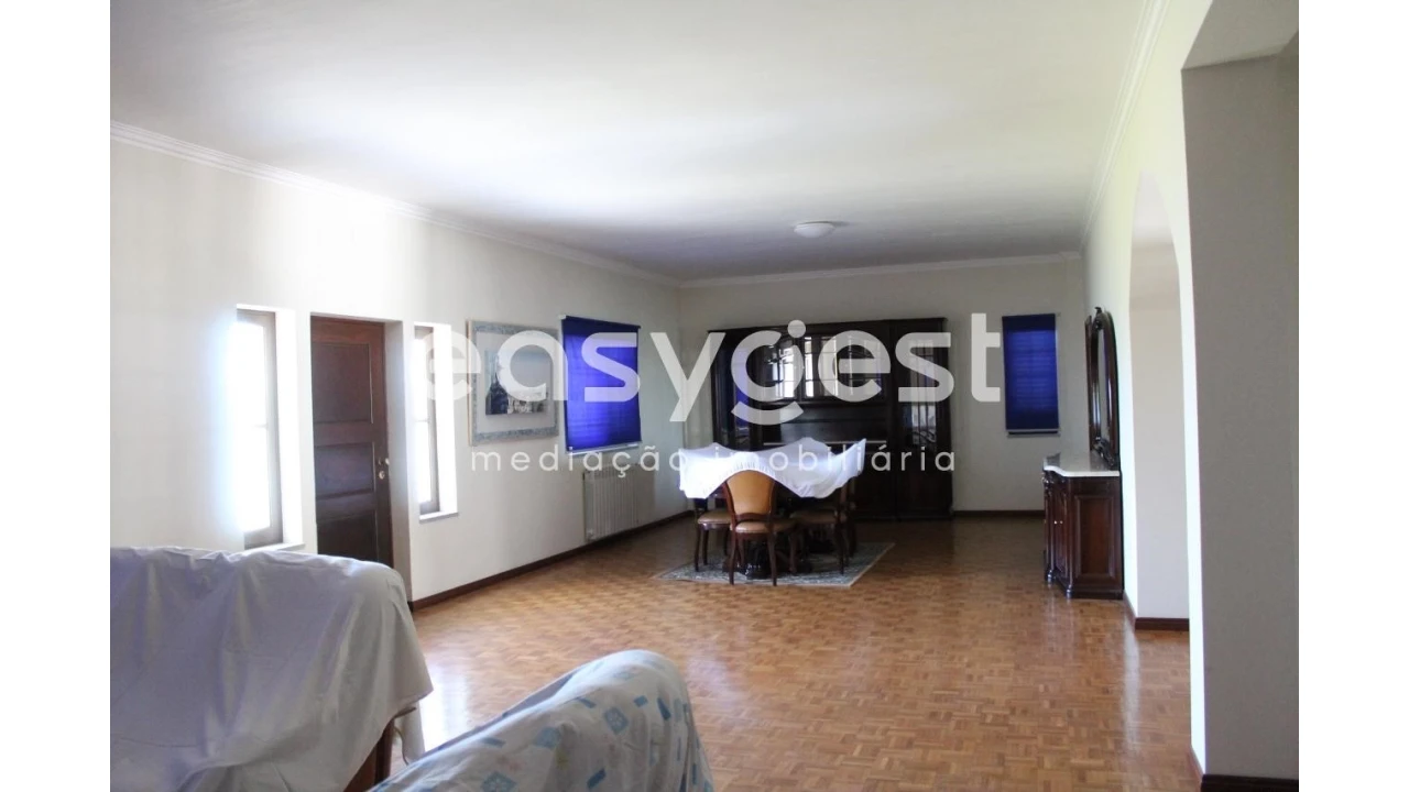 Moradia T6 para Venda em São João de Lourosa Foto 5