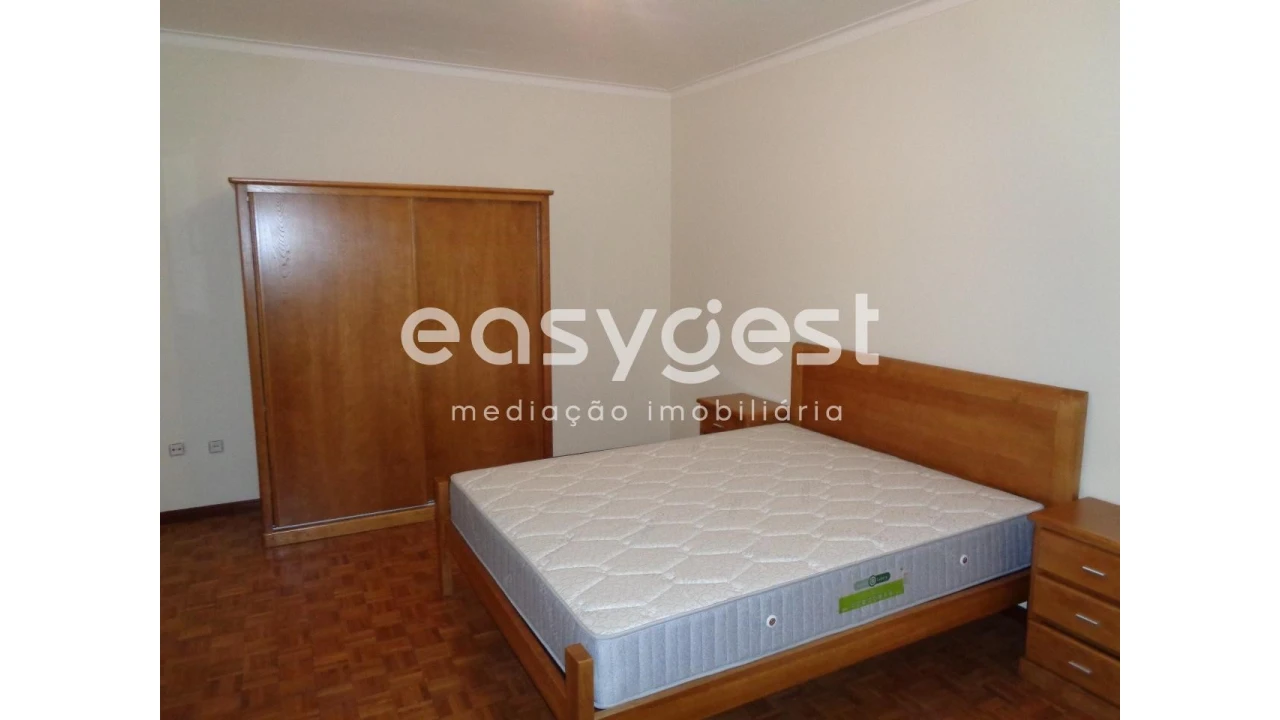 Moradia T6 para Venda em São João de Lourosa Foto 6