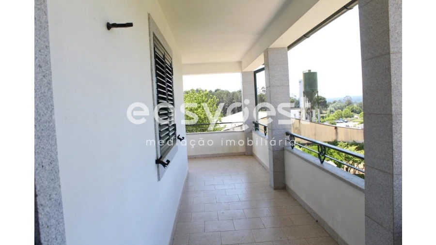 Moradia T6 para Venda em São João de Lourosa Foto 2