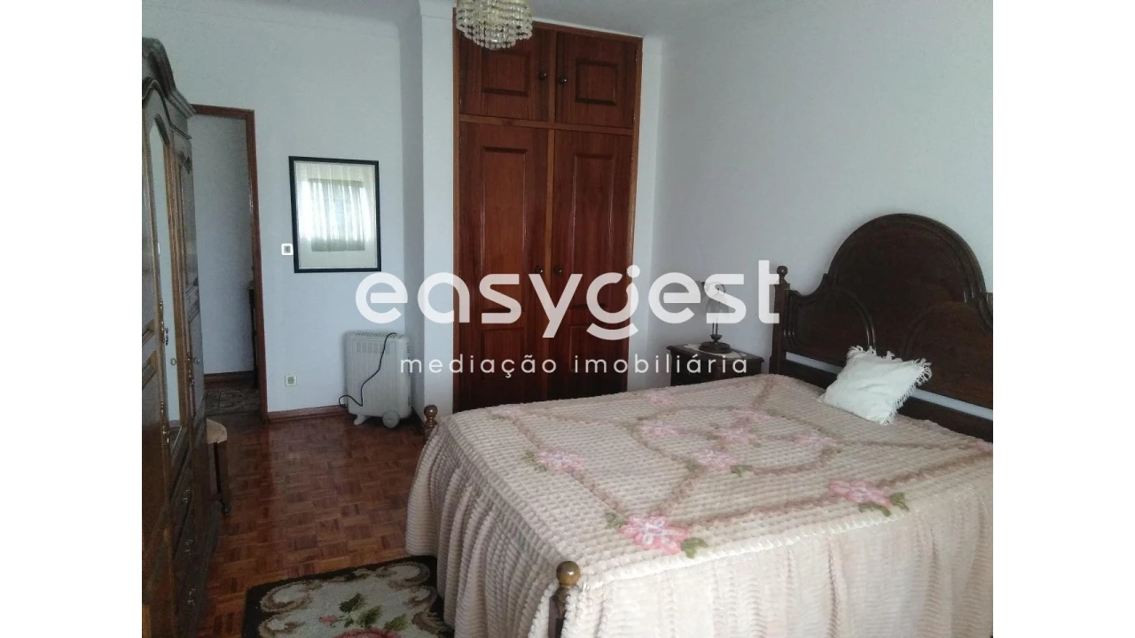 Moradia T3 para Venda em Ervedal e Vila Franca da Beira Foto 11