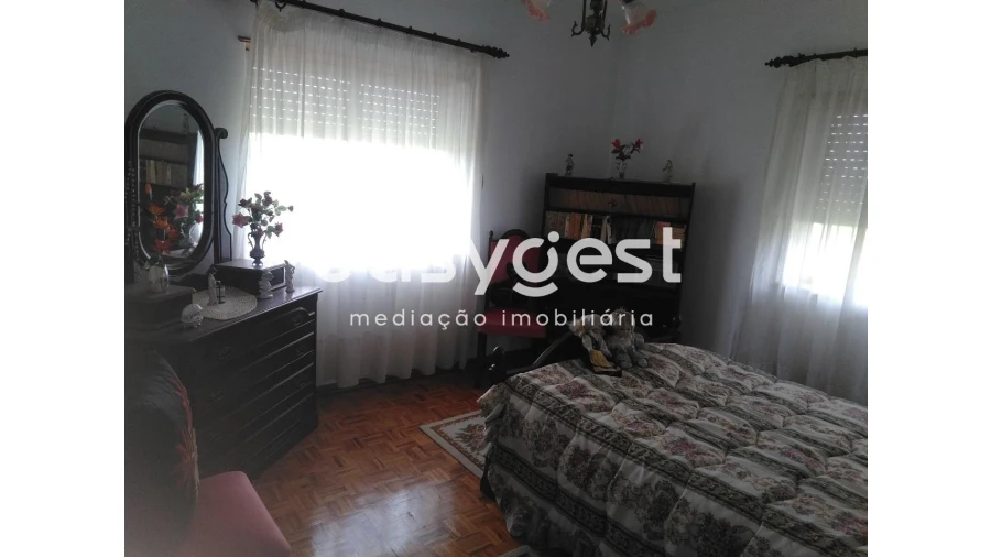 Moradia T3 para Venda em Ervedal e Vila Franca da Beira Foto 12
