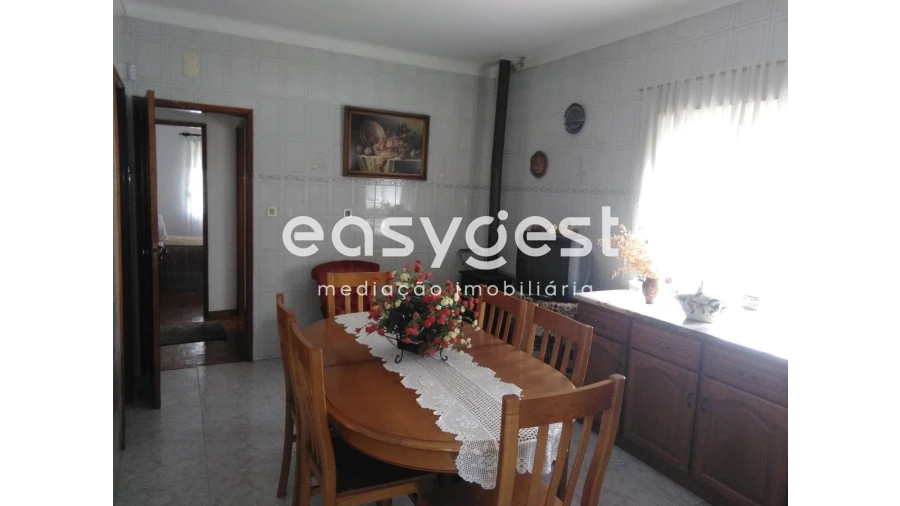 Moradia T3 para Venda em Ervedal e Vila Franca da Beira Foto 14